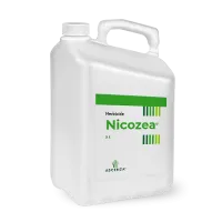Une vue de profil d'un bidon de 5 litres du produit Nicozéa. Sur le coté figure l'étiquette du produit de couleur verte et blanche